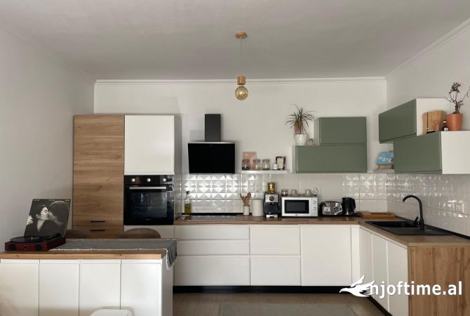 Shtepi me qera Apartament ne Tirane, 1+1, Mobilimi E mobiluar, Pagesa 600  Euro.