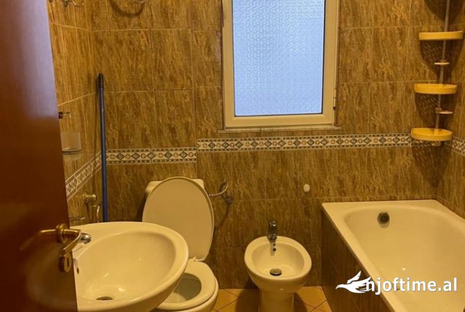 Shtepi me qera 2+1 ne Tirane - 570 Euro