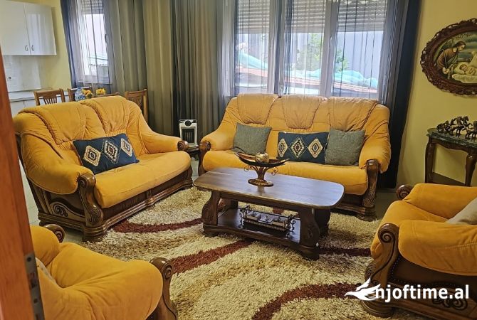 Shtepi me qera 2+1 ne Tirane - 500 Euro