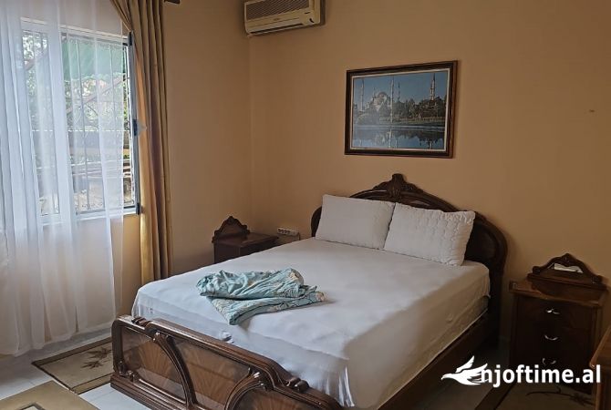 Shtepi me qera Apartament ne Tirane, 2+1, Mobilimi E mobiluar, Pagesa 500  Euro.