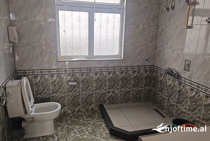 Shtepi me qera Apartament ne Tirane, 2+1, Mobilimi E mobiluar, Pagesa 500  Euro.