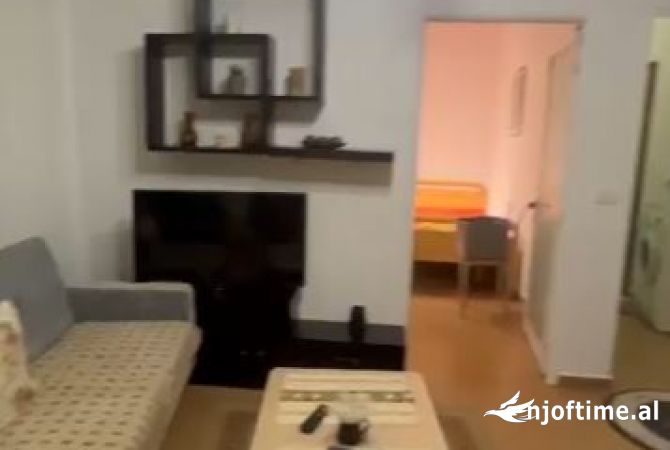 Shtepi me qera Shtepi Private ne Tirane, 1+1, Mobilimi E mobiluar, Pagesa 450  Euro.