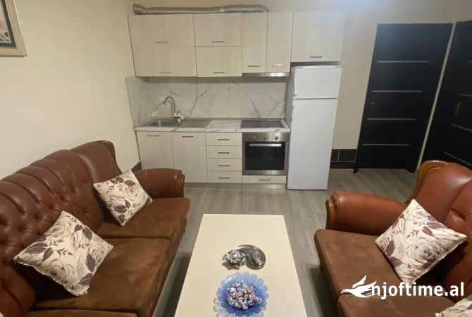Shtepi me qera 2+1 ne Tirane - 400 Euro