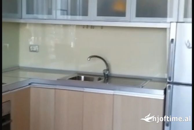 Shtepi me qera Apartament ne Tirane, 1+1, Mobilimi E mobiluar, Pagesa 500  Euro.