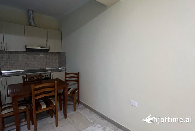Shtepi me qera 1+1 ne Tirane - 400 Euro