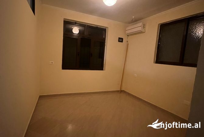 Shtepi me qera 1+1 ne Tirane - 400 Euro