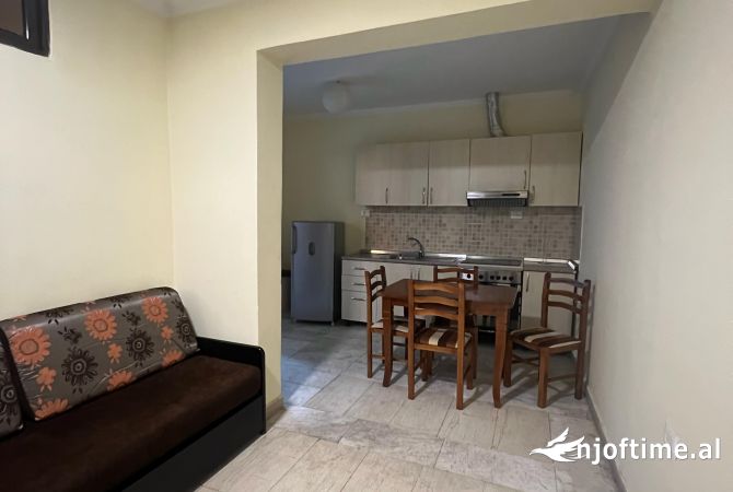 Shtepi me qera 1+1 ne Tirane - 400 Euro