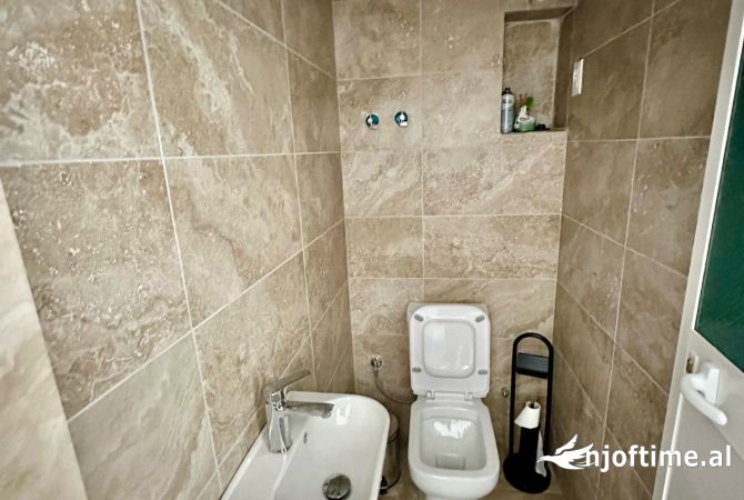 Ambient biznesi me qera 1+1 ne Tirane - 500 Euro