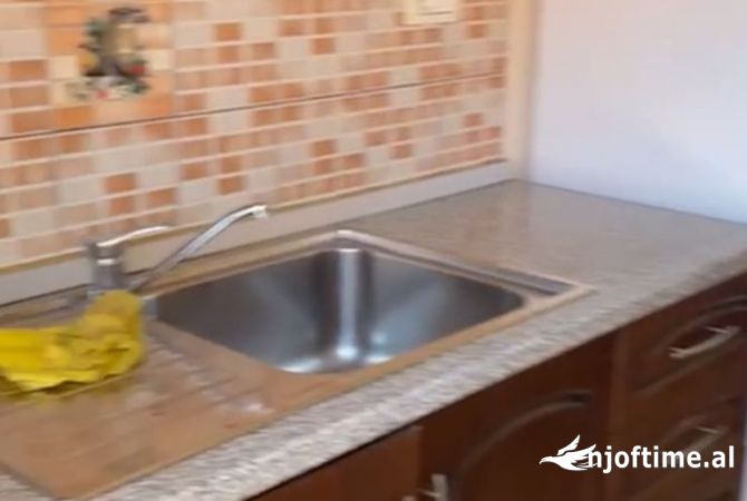 Shtepi me qera Shtepi Private ne Tirane, 1+1, Mobilimi E mobiluar, Pagesa 350  Euro.