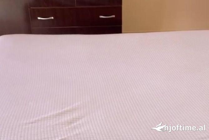 Shtepi me qera Shtepi Private ne Tirane, 1+1, Mobilimi E mobiluar, Pagesa 350  Euro.