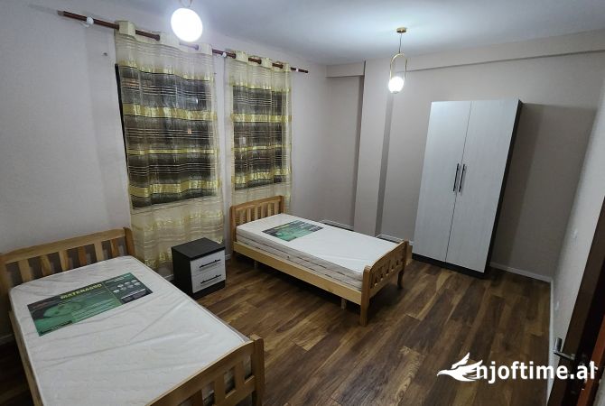 Shtepi me qera Apartament ne Tirane, 2+1, Mobilimi E mobiluar, Pagesa 650  Euro.