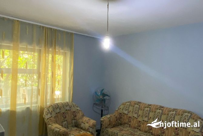 Shtepi me qera Shtepi Private ne Tirane, 1+1, Mobilimi E mobiluar, Pagesa 350  Euro.