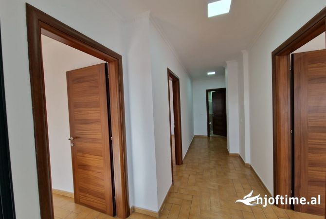 🔥Jepet me Qera  Super Ambienti per Zyra 157m2 total ne Bllok