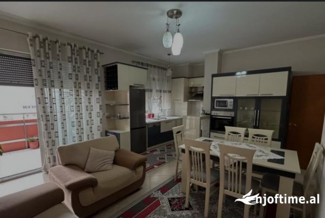 Shtepi me qera 2+1 ne Tirane - 650 Euro