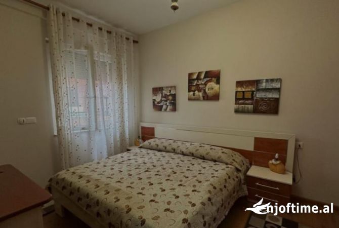 Shtepi me qera 2+1 ne Tirane - 650 Euro