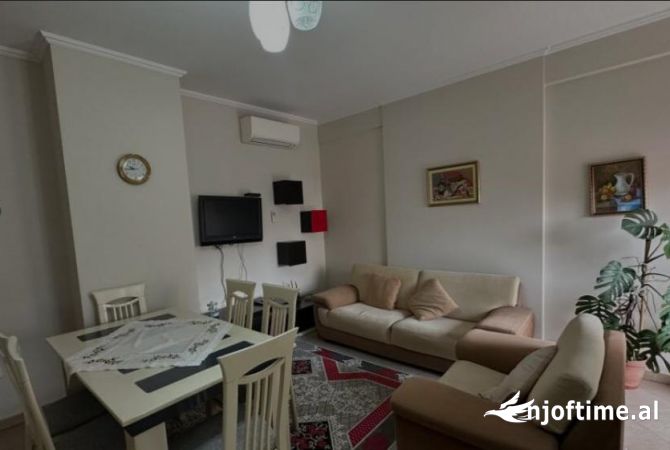 Shtepi me qera 2+1 ne Tirane - 650 Euro