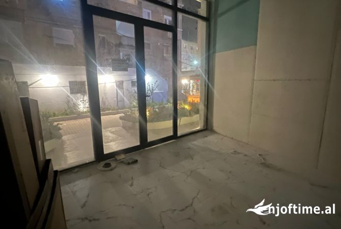 Ambient biznesi me qera 1+1 ne Tirane - 1,500 Euro