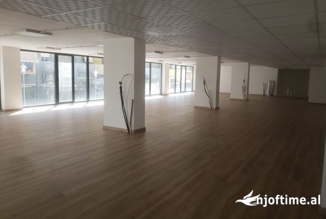 JEPET SUPER  DUPLEX AMBIENT BIZNESI ME QERA  NE 5 MAJI AFER KONVIKTEVE TE MJEKSISE