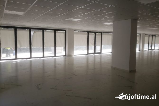 Ambient biznesi me qera 1+1 ne Tirane - 4,400 Euro