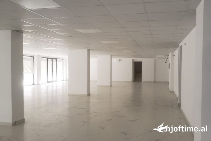 Ambient biznesi me qera 1+1 ne Tirane - 4,400 Euro