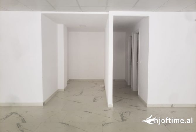 Ambient biznesi me qera 1+1 ne Tirane - 4,400 Euro
