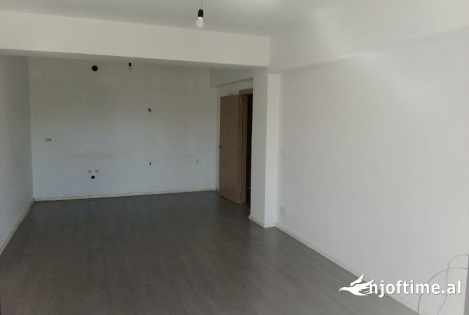 Shtepi me qera Apartament ne Tirane, 1+1, Mobilimi Bosh, pa mobiluar, Pagesa 350  Euro.