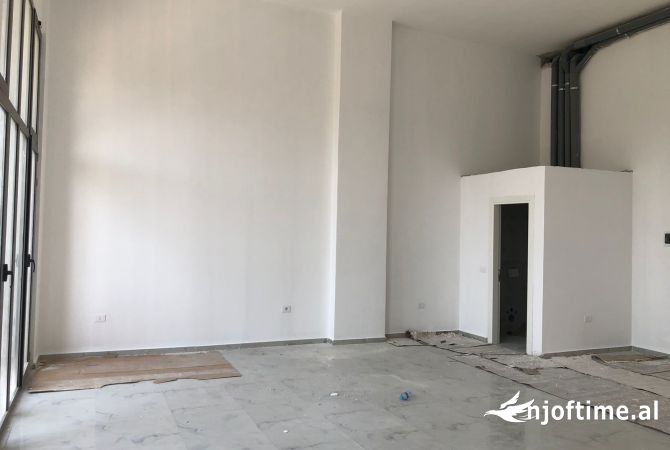 Ambient biznesi me qera 3+1 ne Tirane - 600 Euro