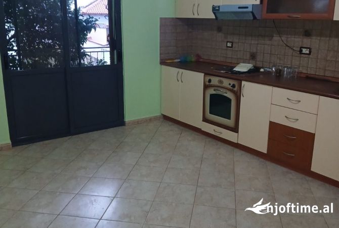 Shtepi me qera 3+1 ne Tirane - 400 Euro