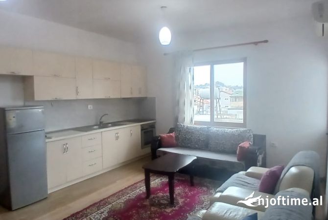 Shtepi me qera 2+1 ne Tirane - 350 Euro