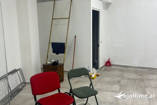 Ambient biznesi me qera 1+1 ne Tirane - 700 Euro