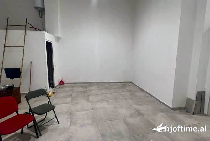 Ambient biznesi me qera 1+1 ne Tirane - 700 Euro