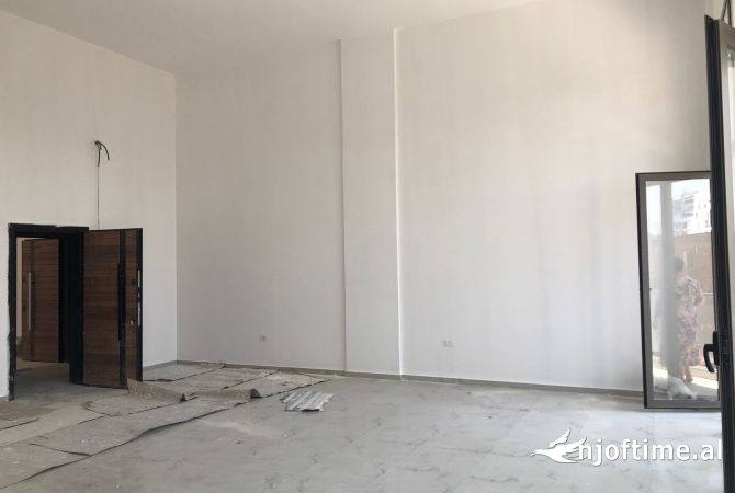 Ambient biznesi me qera 1+1 ne Tirane - 250,000 Euro