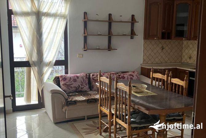 Shtepi me qera 2+1 ne Tirane - 500 Euro