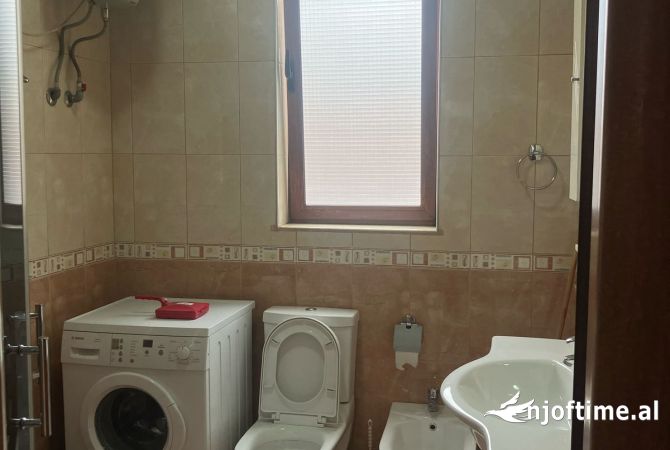 Shtepi me qera 2+1 ne Tirane - 650 Euro
