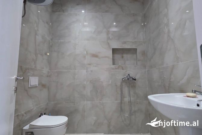 Ambient biznesi me qera 1+1 ne Tirane - 500 Euro