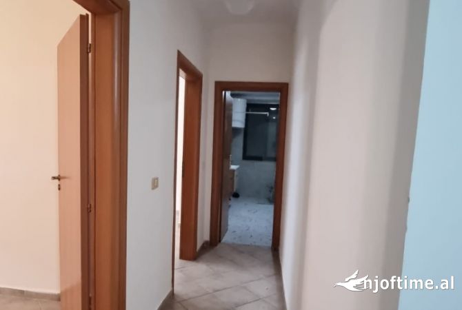 Shtepi me qera 2+1 ne Tirane - 700 Euro