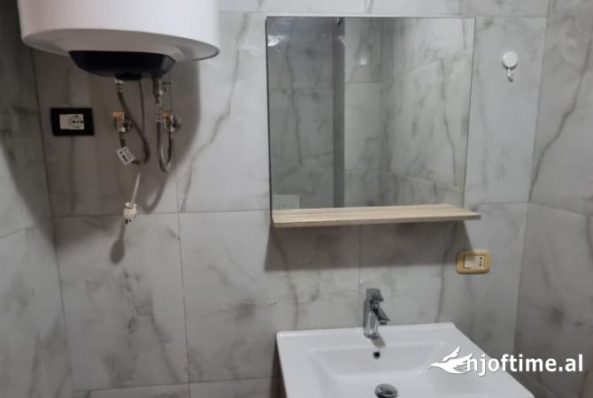 Shtepi me qera Shtepi Private ne Tirane, 2+1, Mobilimi Bosh, pa mobiluar, Pagesa 700  Euro.