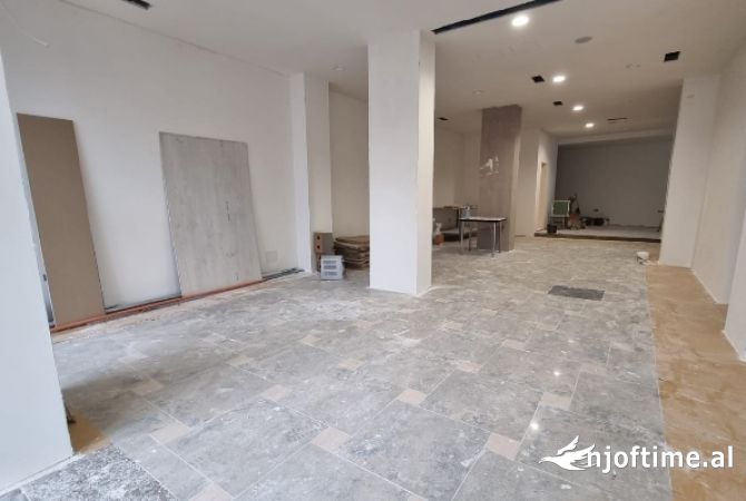 Ambient biznesi me qera 3+1 ne Tirane - 1,800 Euro