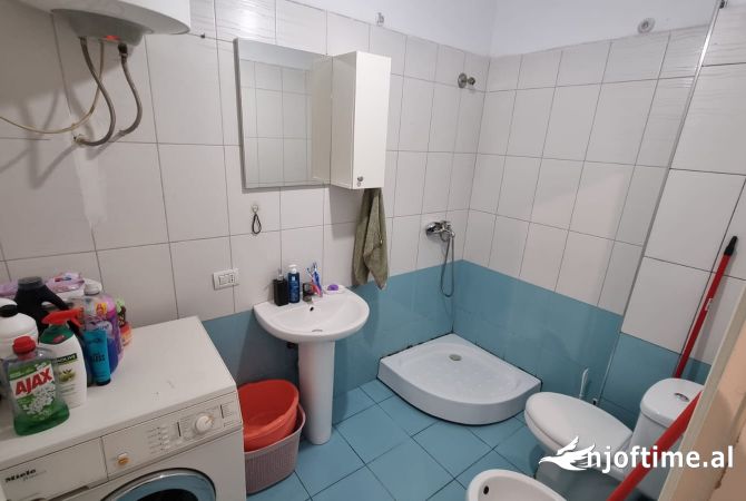 Shtepi ne shitje Apartament ne Tirane, 1+1, Mobilimi E mobiluar, Pagesa 89,000  Euro.