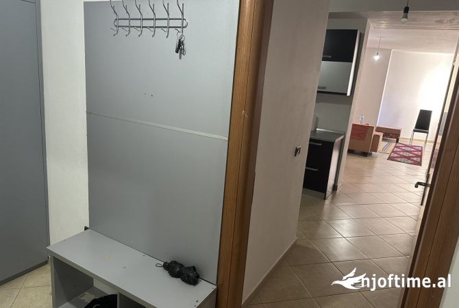 Shtepi ne shitje Apartament ne Tirane, 1+1, Mobilimi E mobiluar, Pagesa 98,000  Euro.