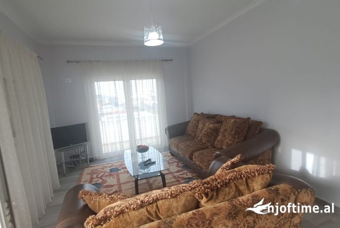 Shtepi me qera 2+1 ne Tirane - 450 Euro