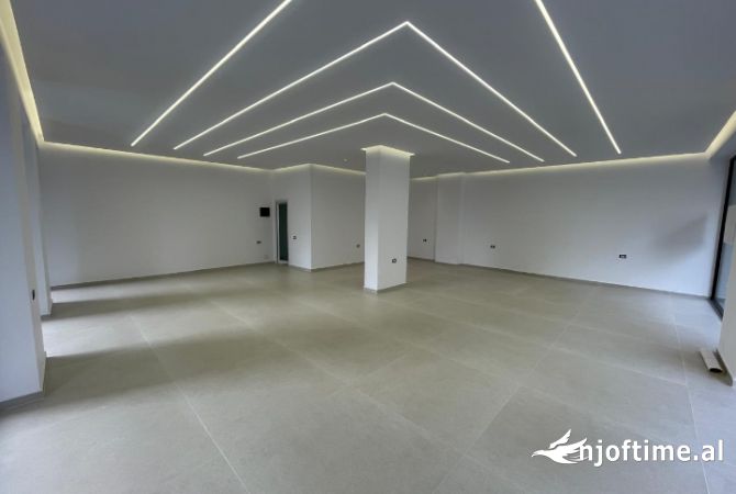 Ambient biznesi me qera 3+1 ne Tirane - 2,200 Euro