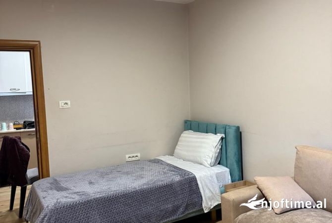 Shtepi me qera Apartament ne Tirane, 1+1, Mobilimi E mobiluar, Pagesa 600  Euro.