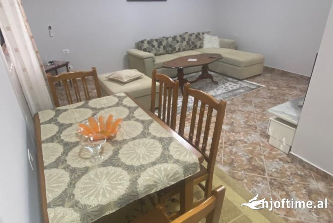 Shtepi me qera Shtepi Private ne Tirane, 1+1, Mobilimi E mobiluar, Pagesa 450  Euro.