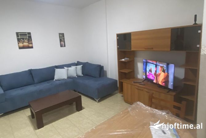 Shtepi me qera Apartament ne Tirane, 1+1, Mobilimi E mobiluar, Pagesa 450  Euro.