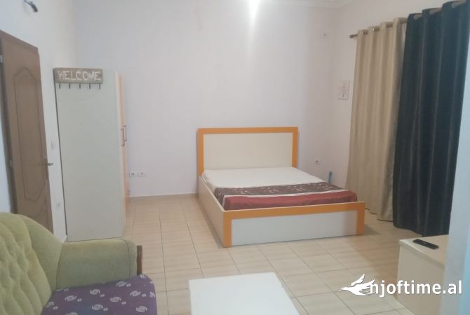 Shtepi me qera Garsoniere ne Tirane - 250 Euro