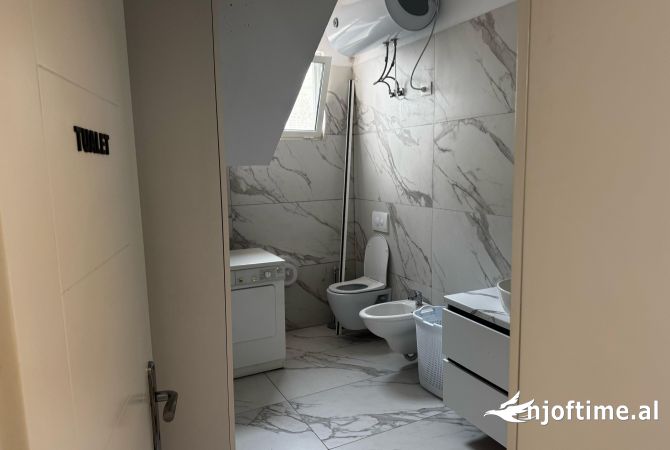 🔥Jepet me Qera Ndertesa 200 m2 +3 Poste Parking ne gjendje shume te mire ,tek Komuna Parisit 