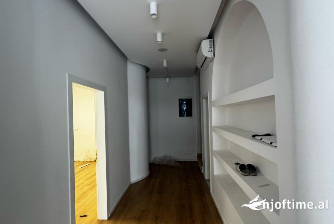 🔥Jepet me Qera Ndertesa 200 m2 +3 Poste Parking ne gjendje shume te mire ,tek Komuna Parisit 