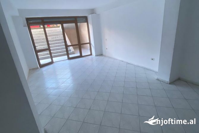 Ambient biznesi me qera 1+1 ne Tirane - 600 Euro