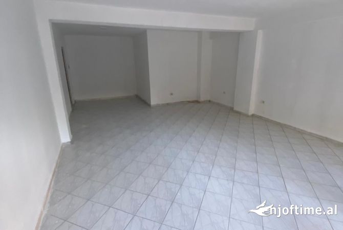 Ambient biznesi me qera 1+1 ne Tirane - 600 Euro